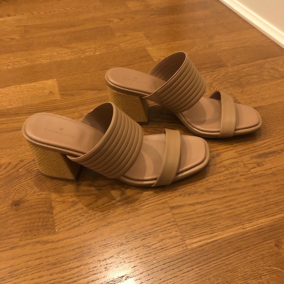 Caslon Nude Heels - Picture 4 of 7